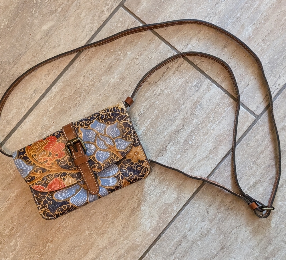 Floral Pattern Crossbody Bag